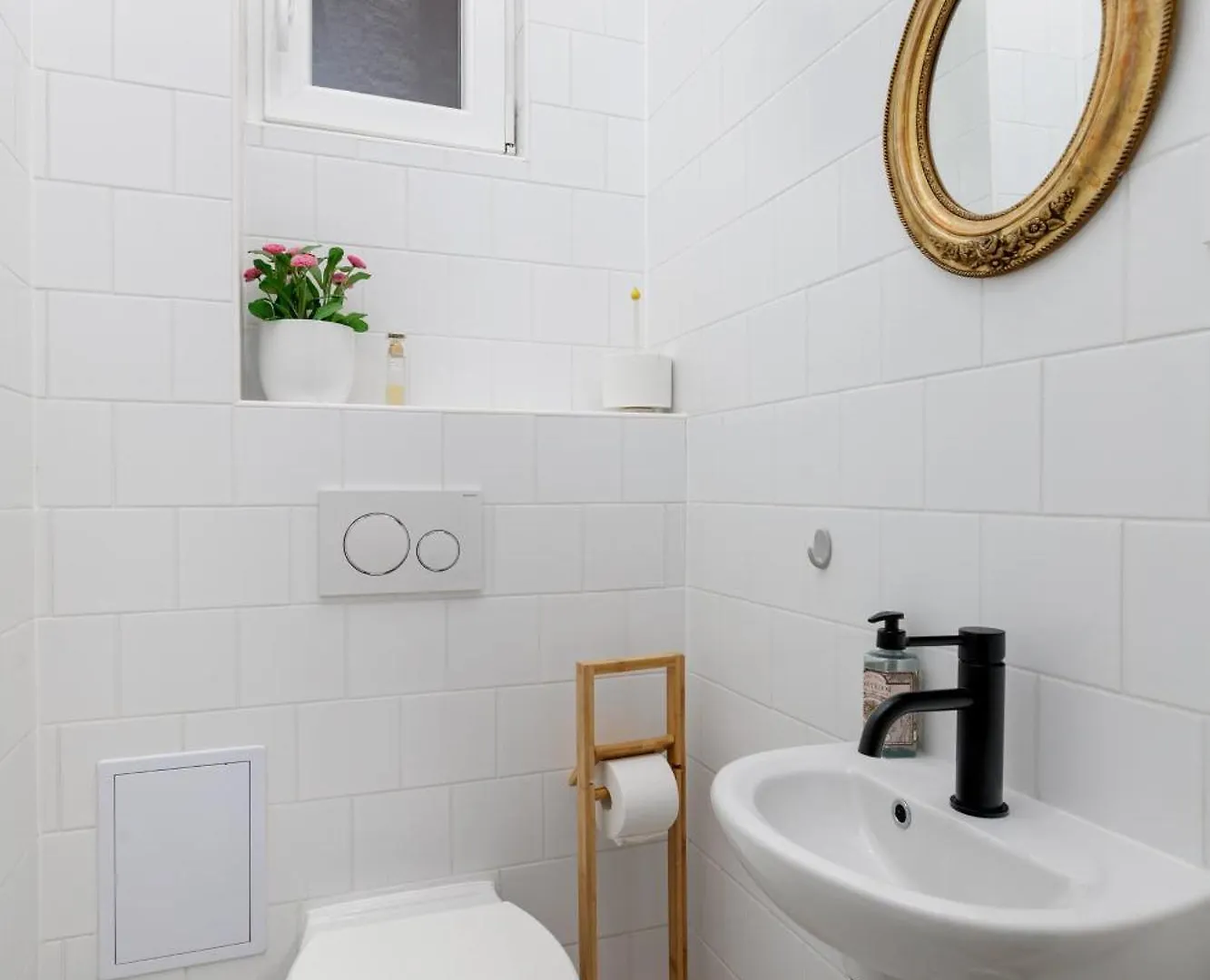 Central Relaxing Home 3Bdr A/C Budapest Apartment