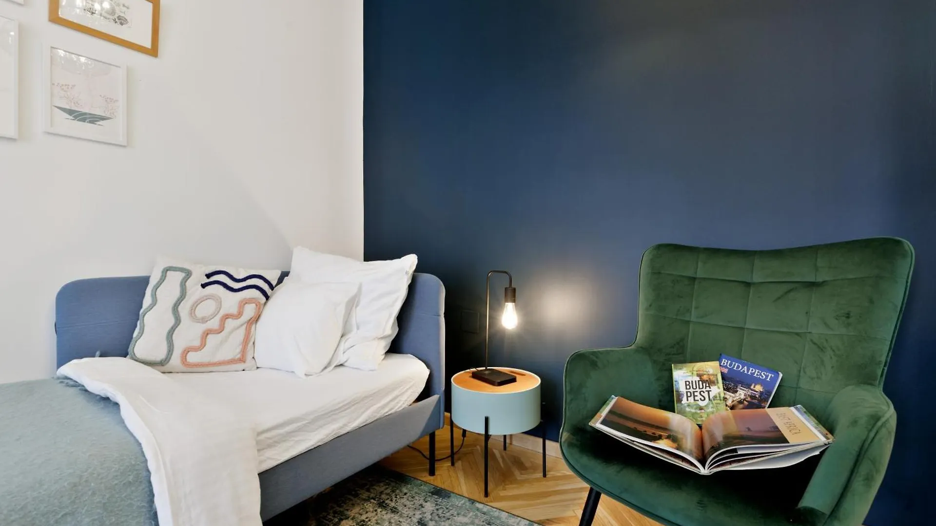 Central Relaxing Home 3Bdr A/C Budapest Apartment